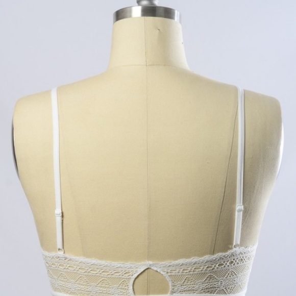 NWT White Strappy Lace Bralette - Picture 3 of 5